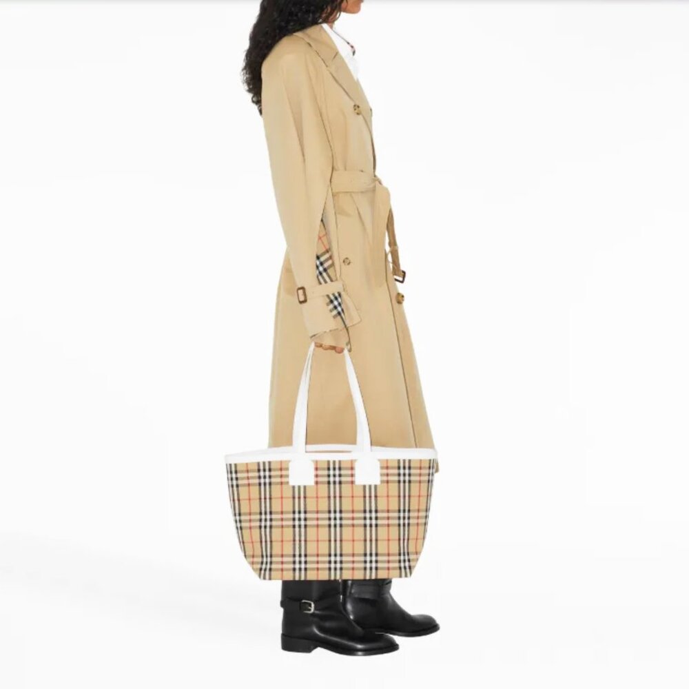 Burberry Medium London House Check Tote Bag With Pouch - Picture 9 of 10